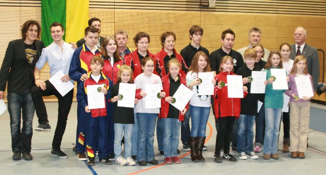 Sportpalette 2011: Gruppenfoto geehrte Sportler Judo